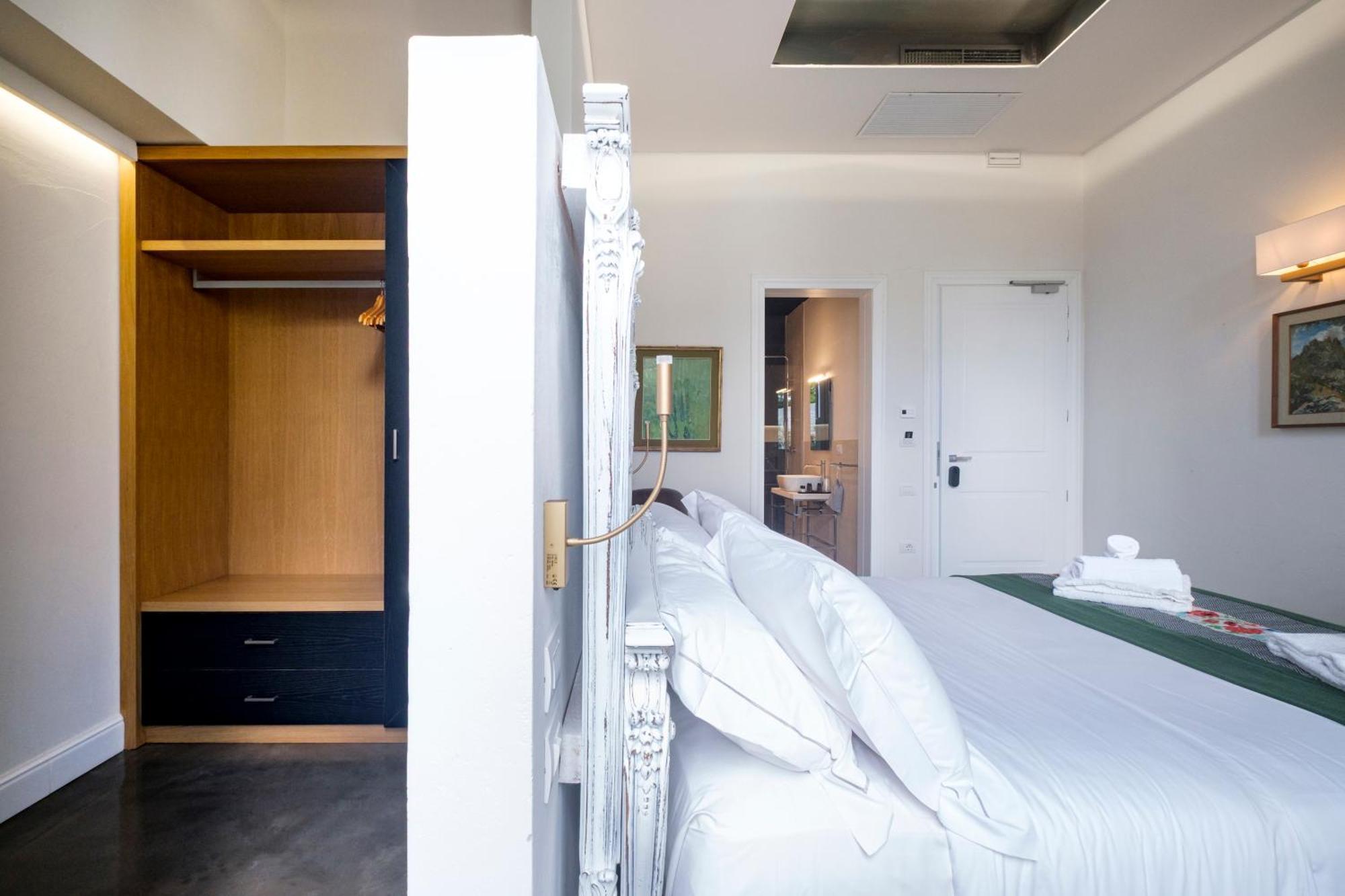Kemani Villa Sara Olbia Room photo